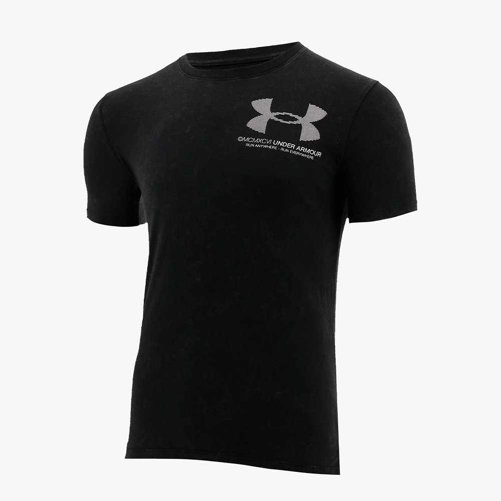 Polo Varon Under Armour Run Anywhere (1372590-001) (( CMMT ))