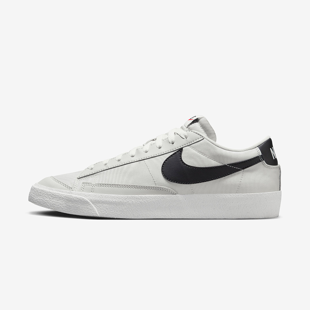 Nike Varon Blazer Low ’77 SE Shoes ‘Light Bone’