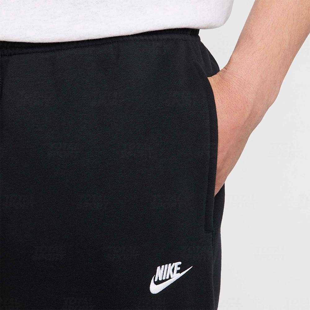 Pantalon Varon Nike Club (FN3787-010) - Imagen 4