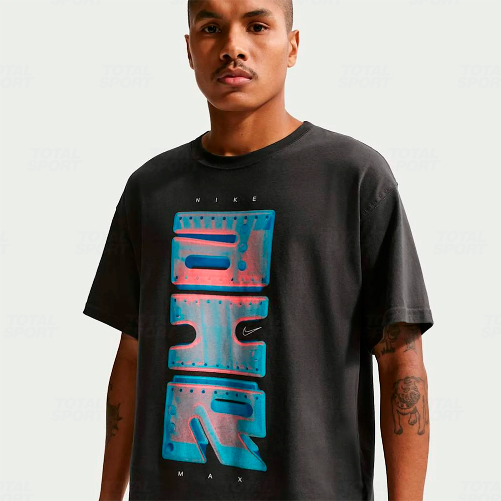 Polo Varon Nike Sportswear Off-Noir Graphic (IH1155-045)