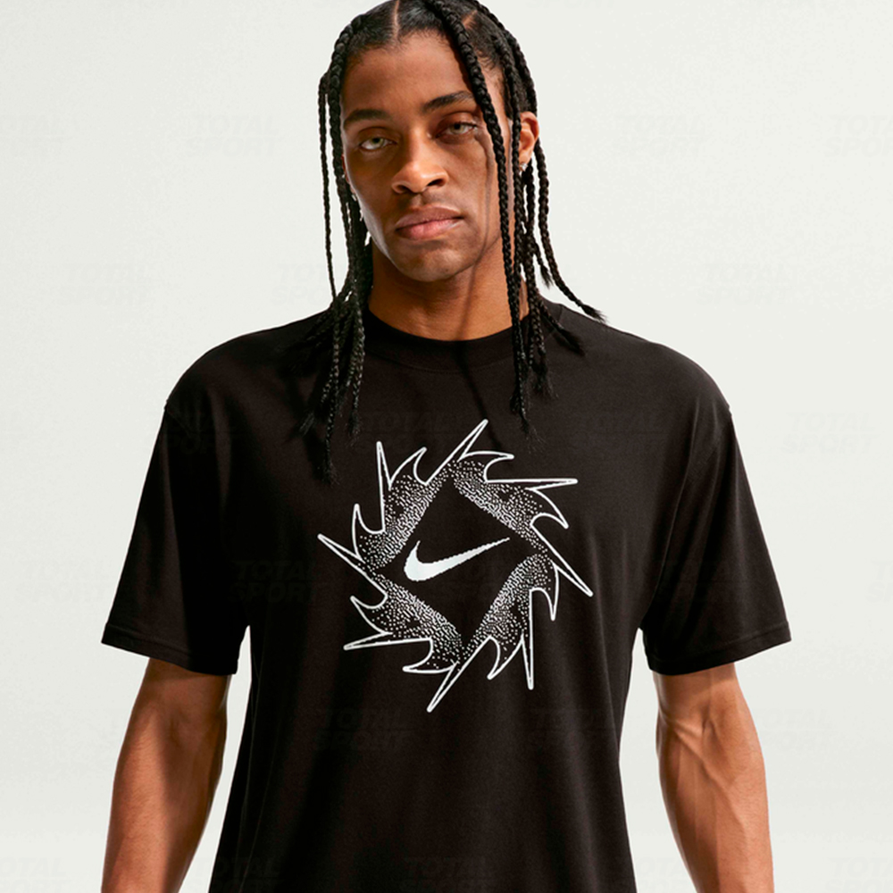 Polo Varon Nike Graphic Print (IH1377-010) - Imagen 4